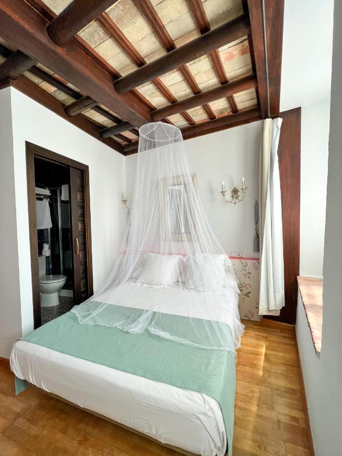 Hostal Servilia Carmona  Exterior photo