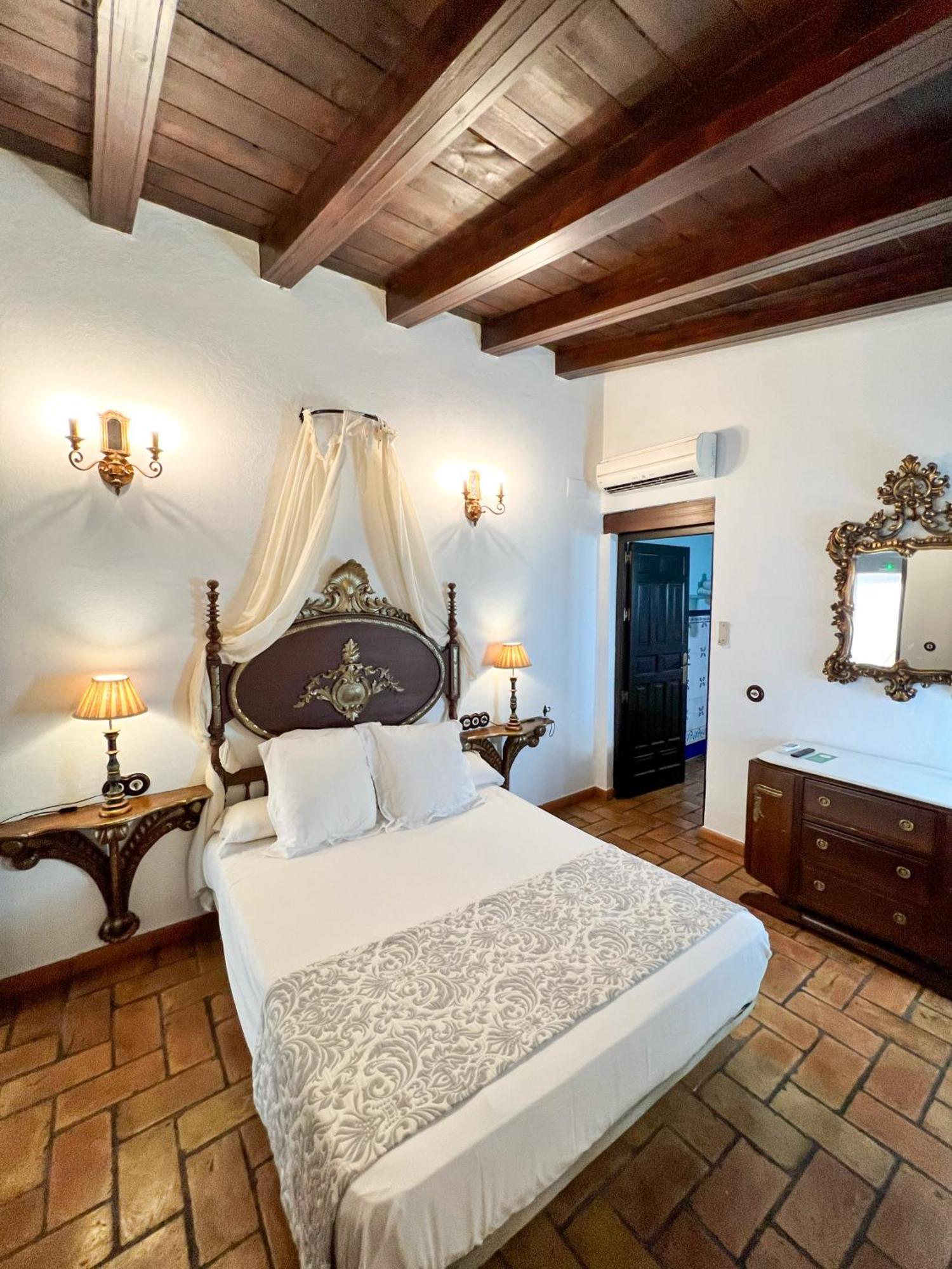 Hostal Servilia Carmona  Exterior photo