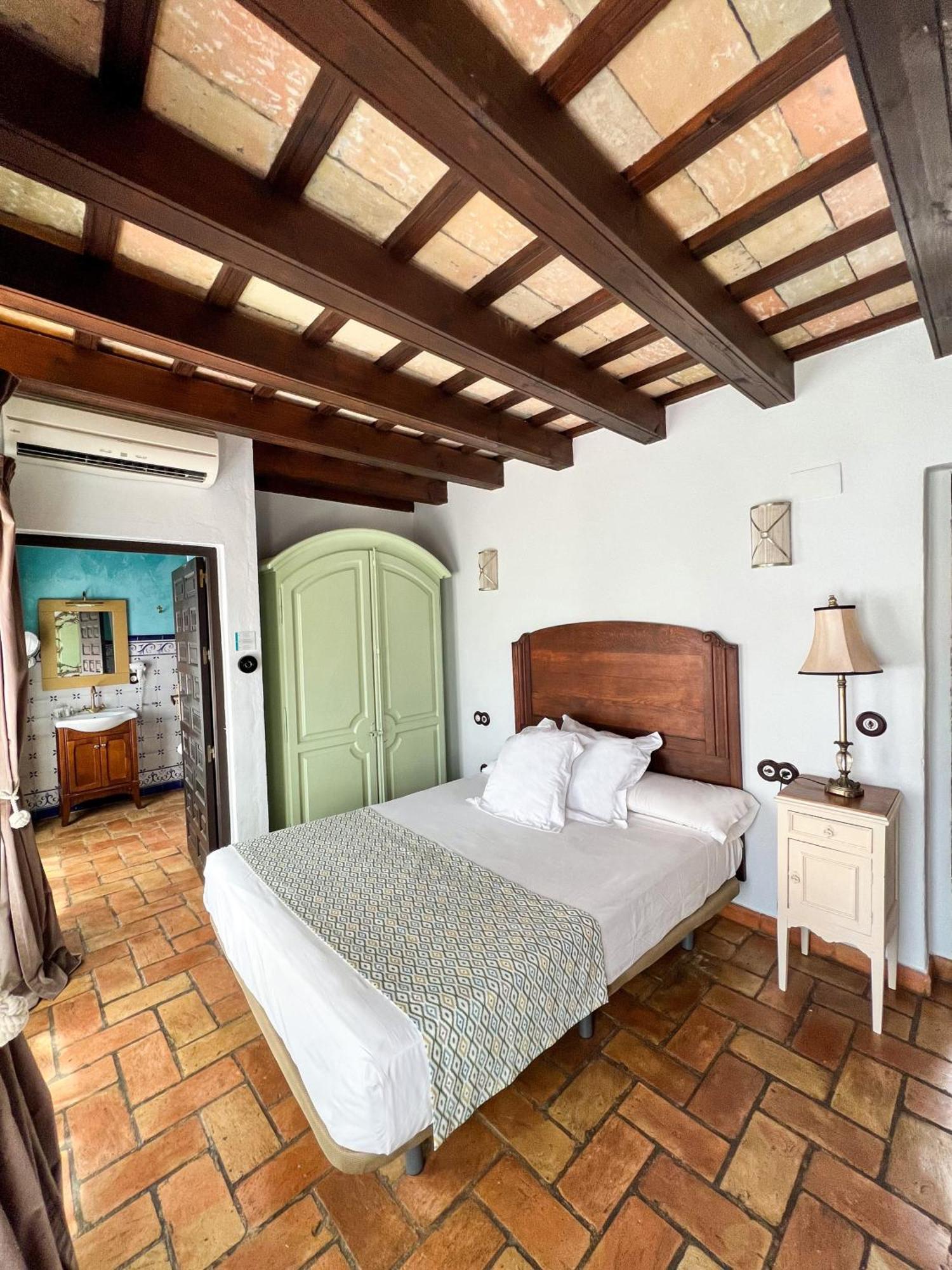 Hostal Servilia Carmona  Exterior photo